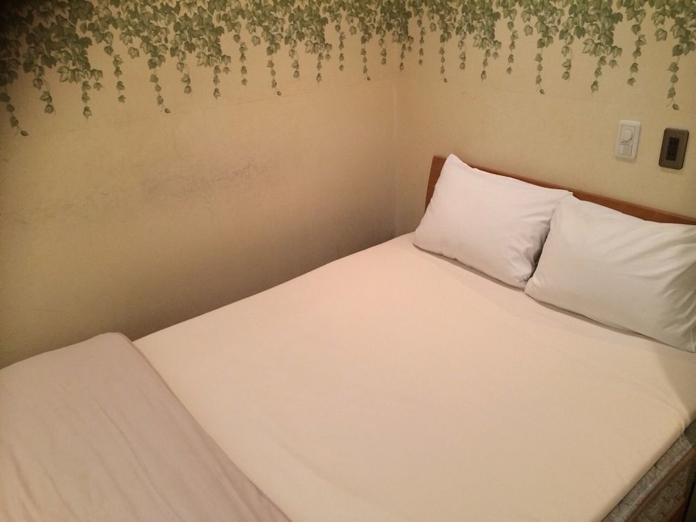 Uehonmachi Plaza Hotel (Adults Only) Осака Экстерьер фото