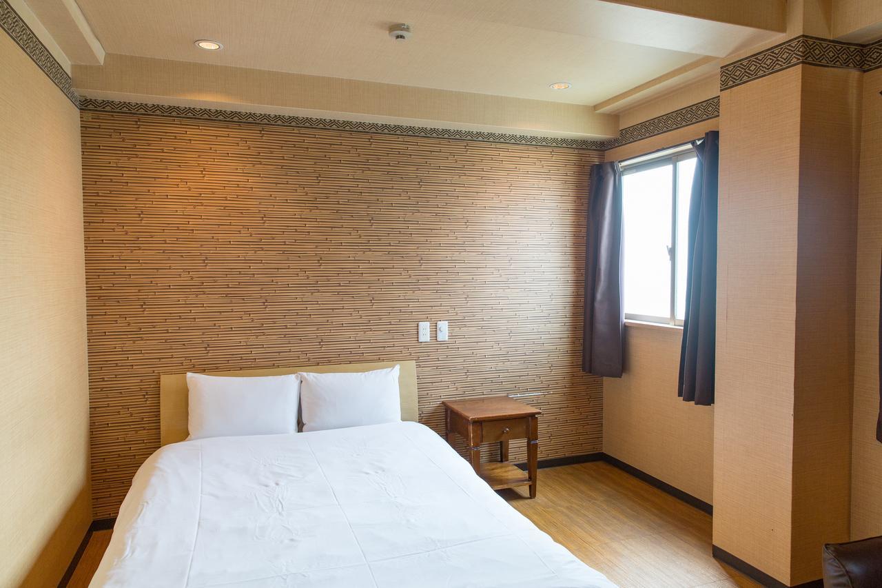 Uehonmachi Plaza Hotel (Adults Only) Осака Экстерьер фото