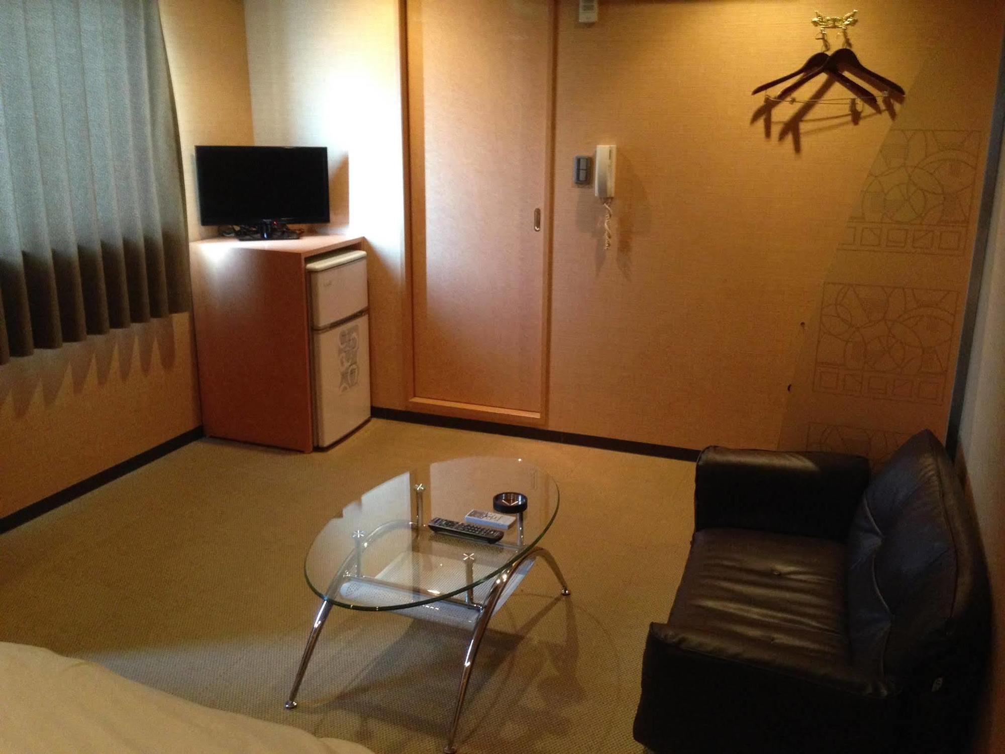 Uehonmachi Plaza Hotel (Adults Only) Осака Экстерьер фото
