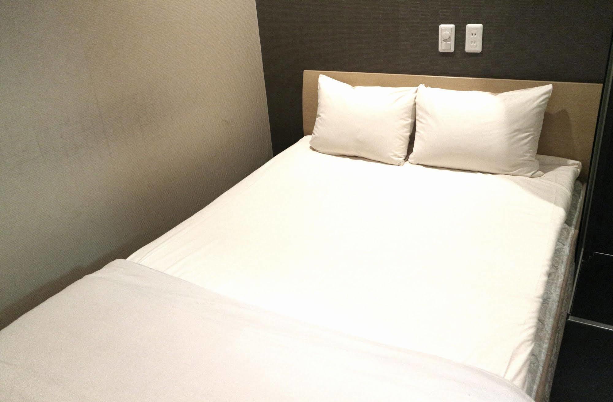 Uehonmachi Plaza Hotel (Adults Only) Осака Экстерьер фото